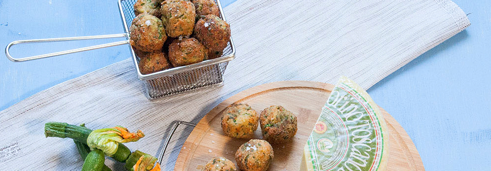 Polpette di zucchine Pecorino Toscano DOP e fiori di zucca